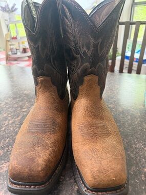 Ariat steel toe brown and Dark Brown Men's Western Work Boots. Barely worn